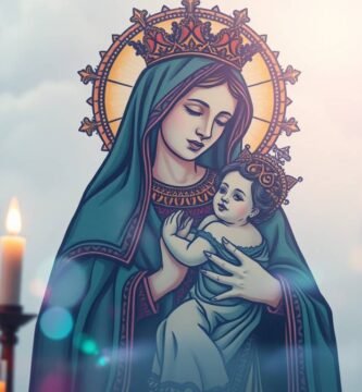 Bild eines Gemäldes der Jungfrau Maria mit Jesus Christus in ihren Armen, um sie herum sind Kerzen und im Hintergrund ist ein Himmel voller weißer Wolken
